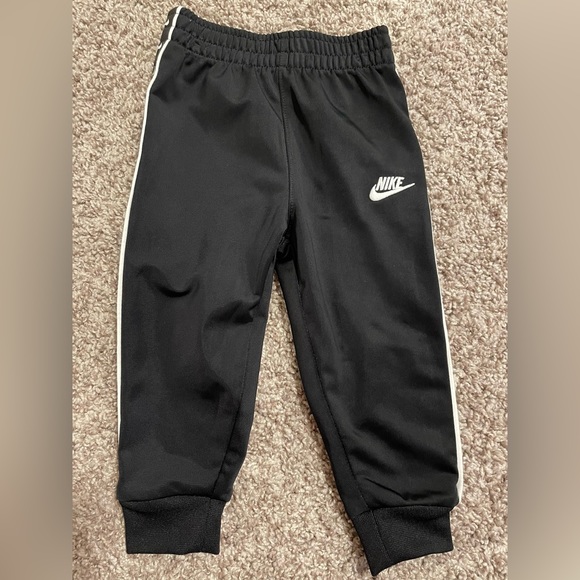 Baby Boy Nike Outfit - Picture 7 of 7